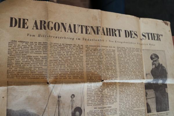 eine alte Zeitungsseite Bericht - Die Argonautenfahrt des Hilfskreuzer Stier -  Das Reich 1944